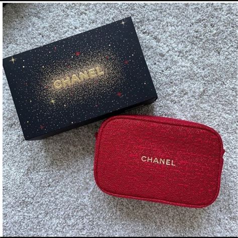 chanel vintage makeup bag|chanel cosmetic bag 2021.